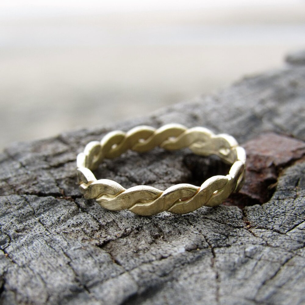 Wedding ring for women. 14k yellow gold unique Wedding band for women